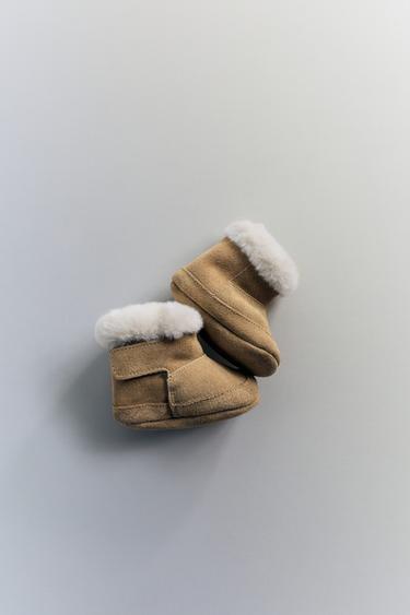 裏地付きブーツブラウンZaraの裏地付きブーツ - ブラウン