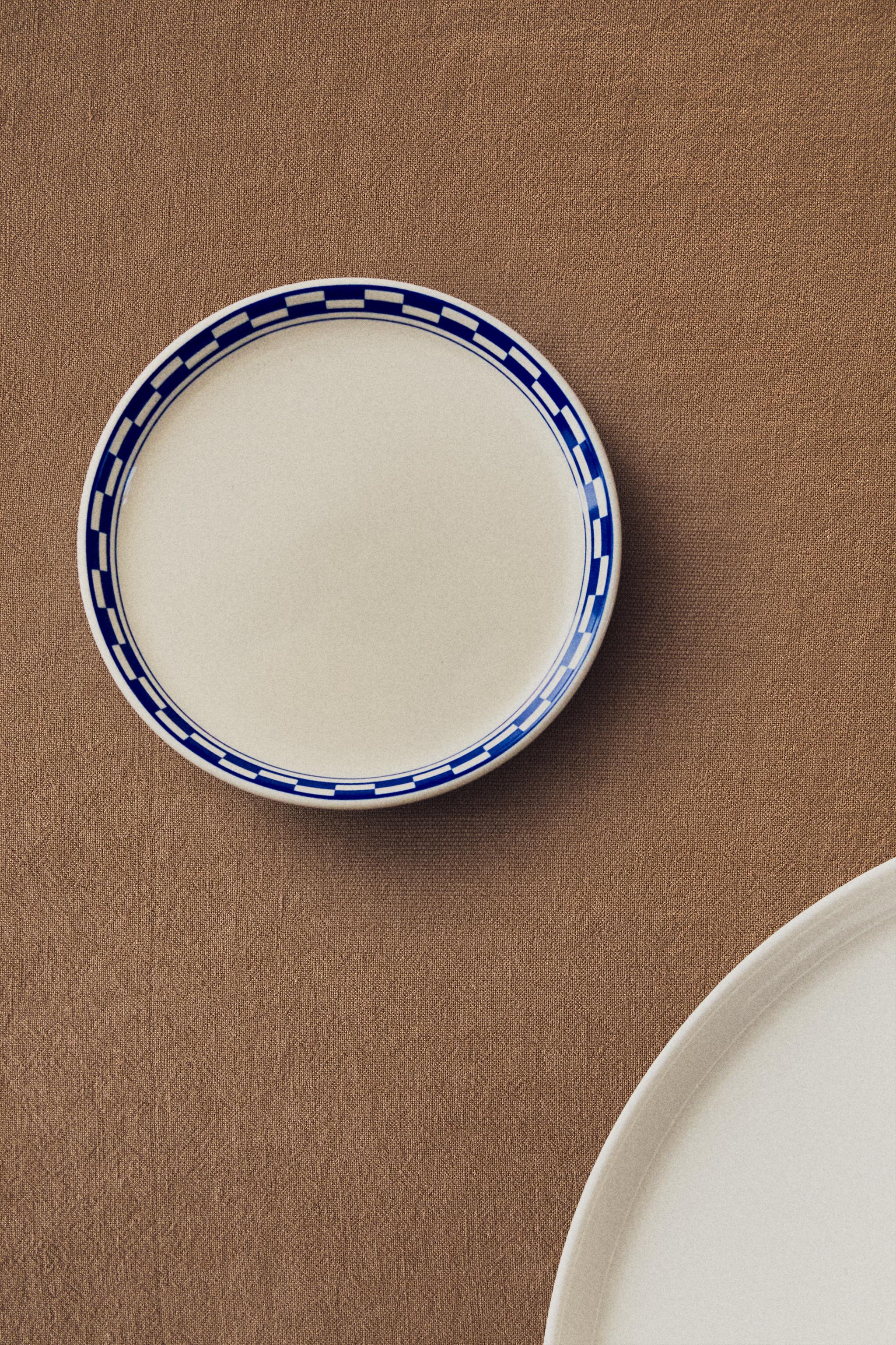 CERAMIC SIDE PLATE WITH CHECKED RIM