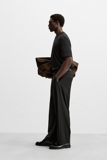 T-SHIRT REGULAR FIT BASIQUE - Noir de Zara - Image 3