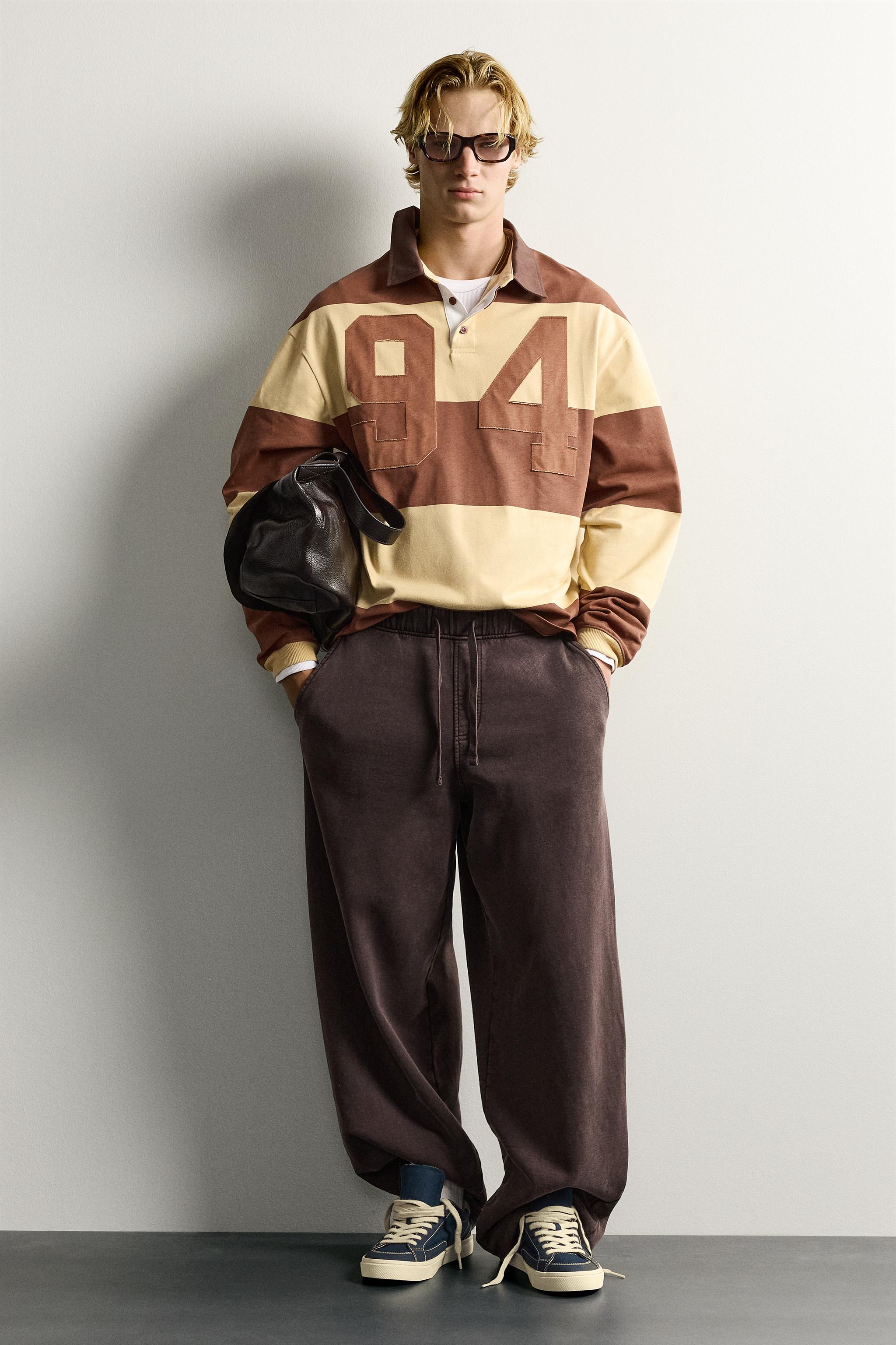 RETRO-STYLE SNEAKERS