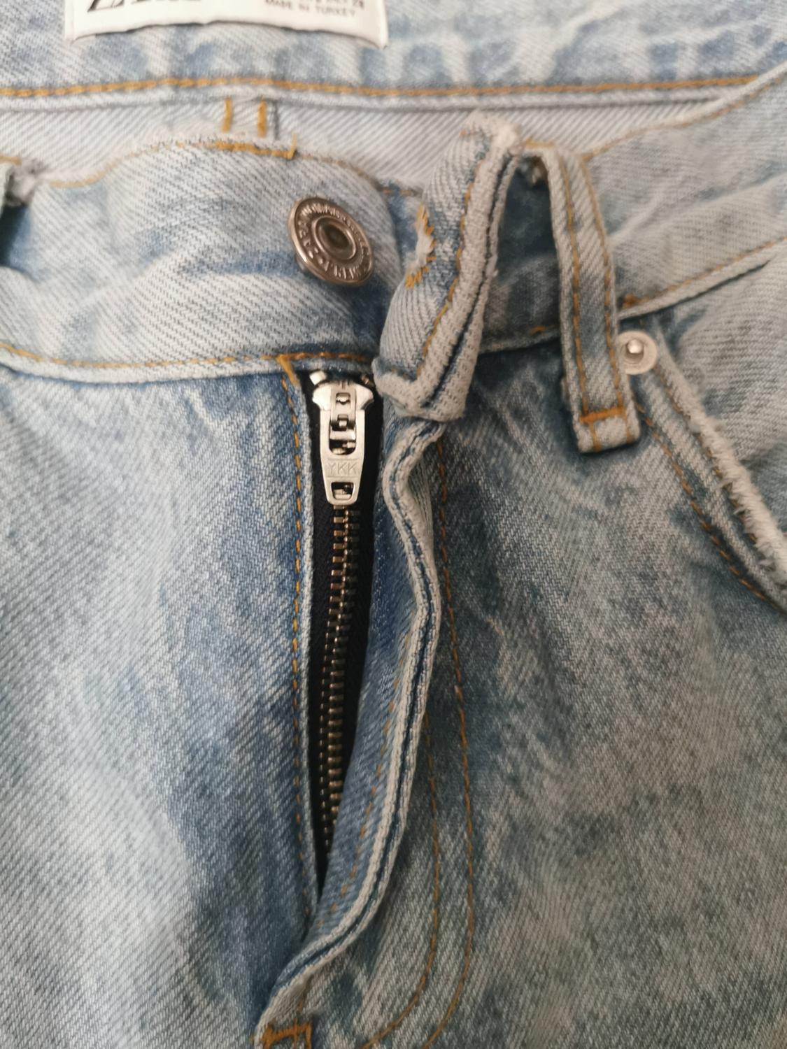 Z1975 MID-RISE STRAIGHT-FIT RIPPED JEANS - Image 5