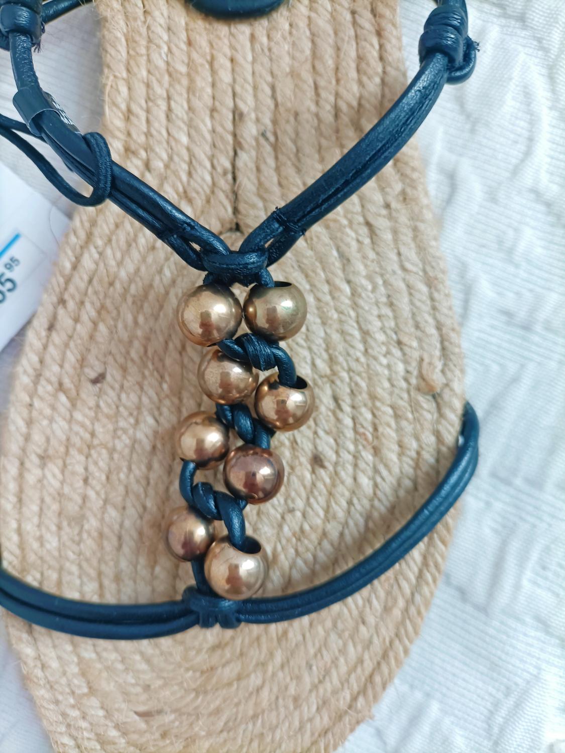 FLAT SANDALS WITH BALL DETAILS - Image 7