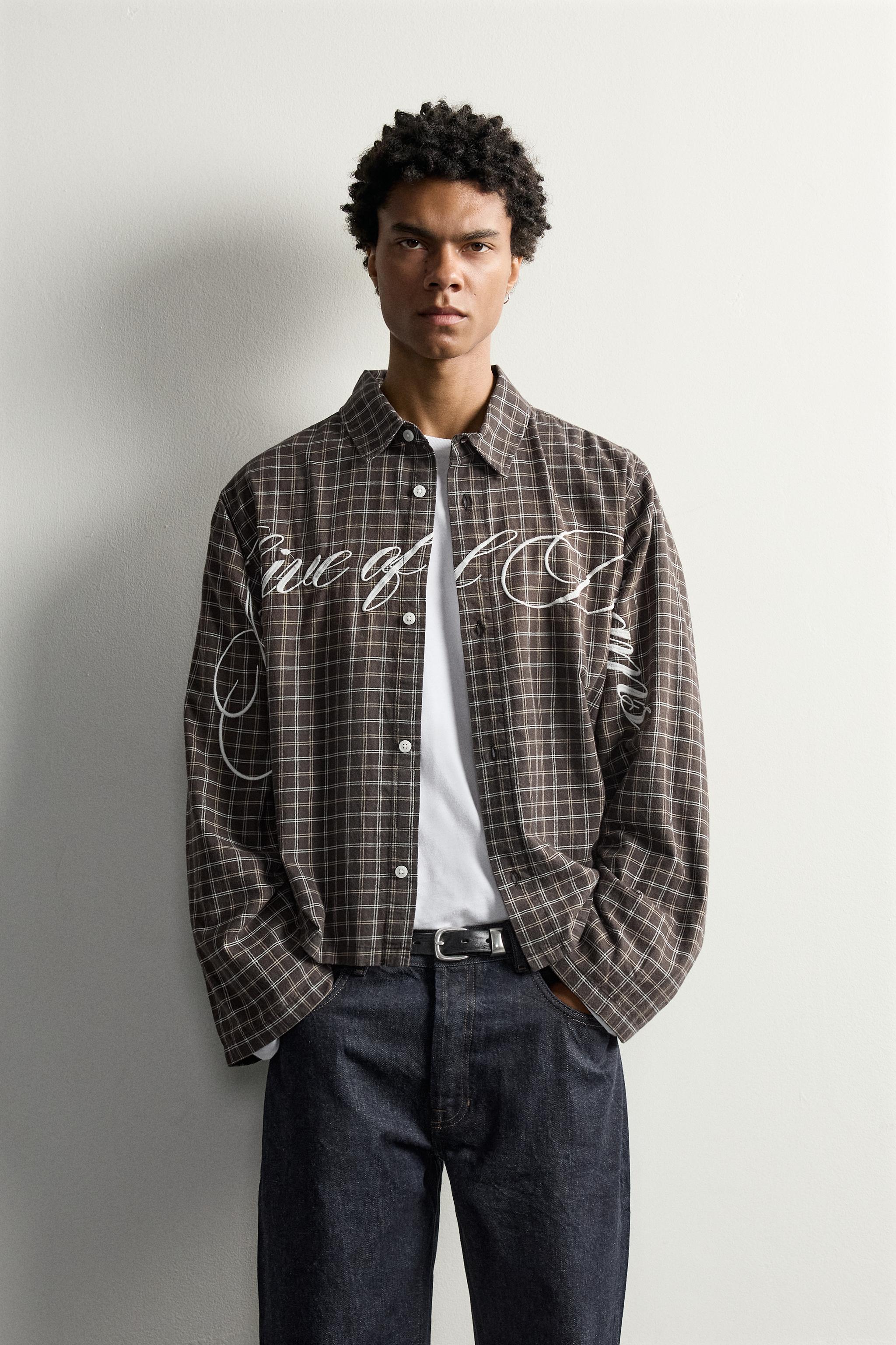 CHEMISE BOXY FIT INSCRIPTION BRODÉE