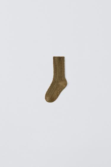 CALCETÍN LARGO PUNTO - Khaki de Zara