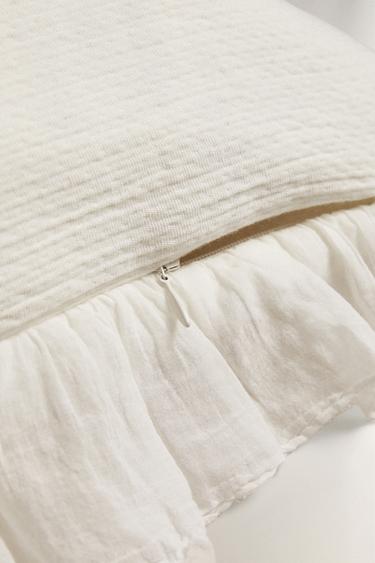 TEXTURED CUSHION COVER WITH RUFFLE - Oyster-white by Zara - Image 4