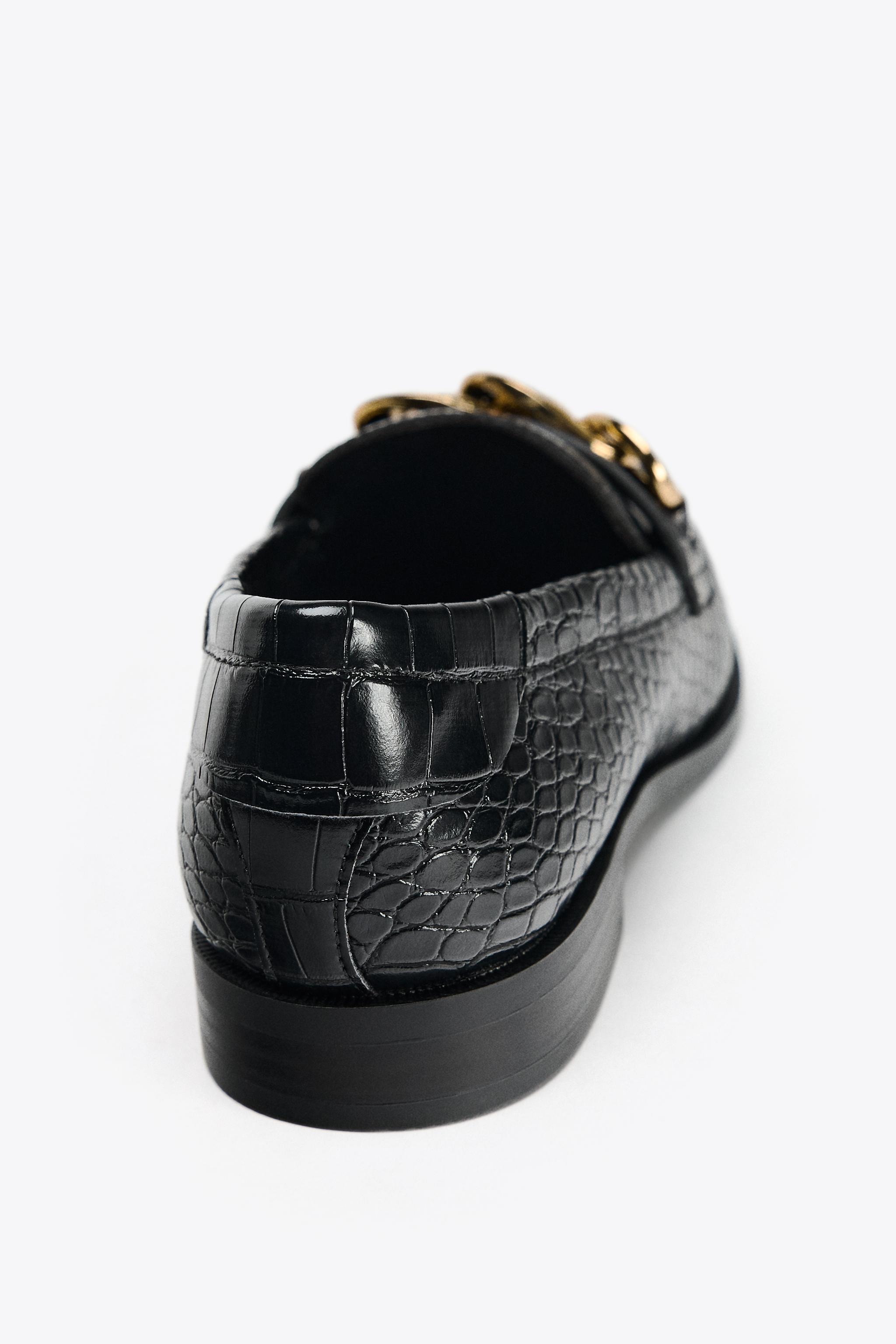 チェーン付きレリーフ加工モカシン - ブラック | ZARA Japan / 日本
