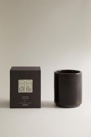 (700 G) AROMATICKÁ SVÍČKA COFFEE CREAM - Písková od Zara - Obrázek 0