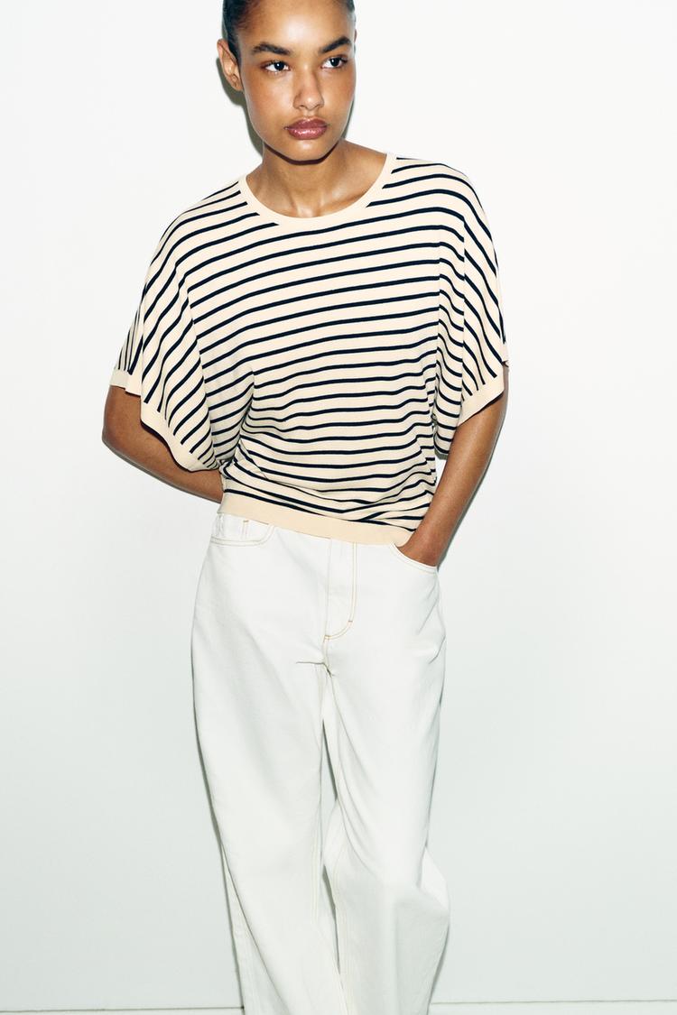 WIDE SHORT SLEEVE KNIT TOP