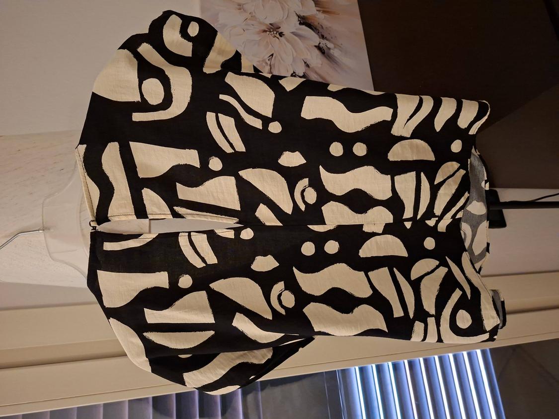 PRINTED TOP WITH BUCKLE - Image 2