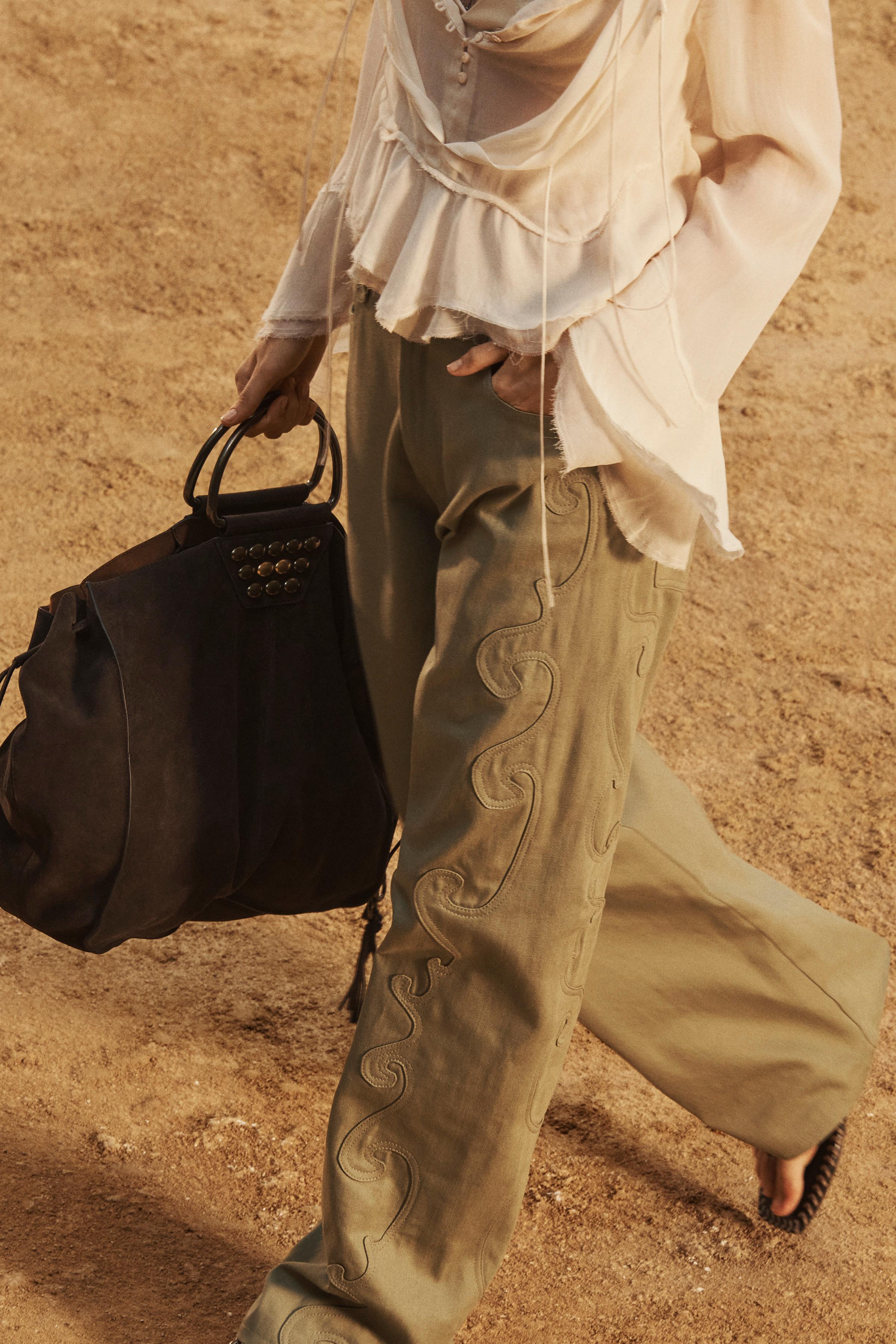 【ZARA】LIMITED EDITION スタッズ付きスプリットスエード スタッズ付きスプリットスエードシティバッグ - LIMITED EDITION
