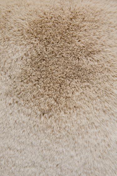 HOUSSE DE COUSSIN FAUSSE FOURRURE - Beige clair de Zara - Image 2