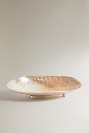 DECORATIVE MOTHER-OF-PEARL BOWL | MARISA BERENSON - 109 الخاص بـ Zara - صورة 0