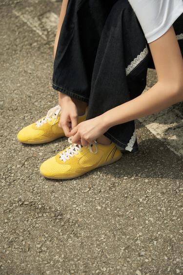 コントラストランニングスニーカーイエロー0Zaraのコントラストランニングスニーカー - イエロー - 画像 0