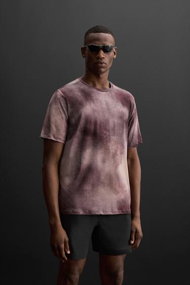 TIE-DYE PRINT PERFORATED T-SHIRT - Burgundy by Zara