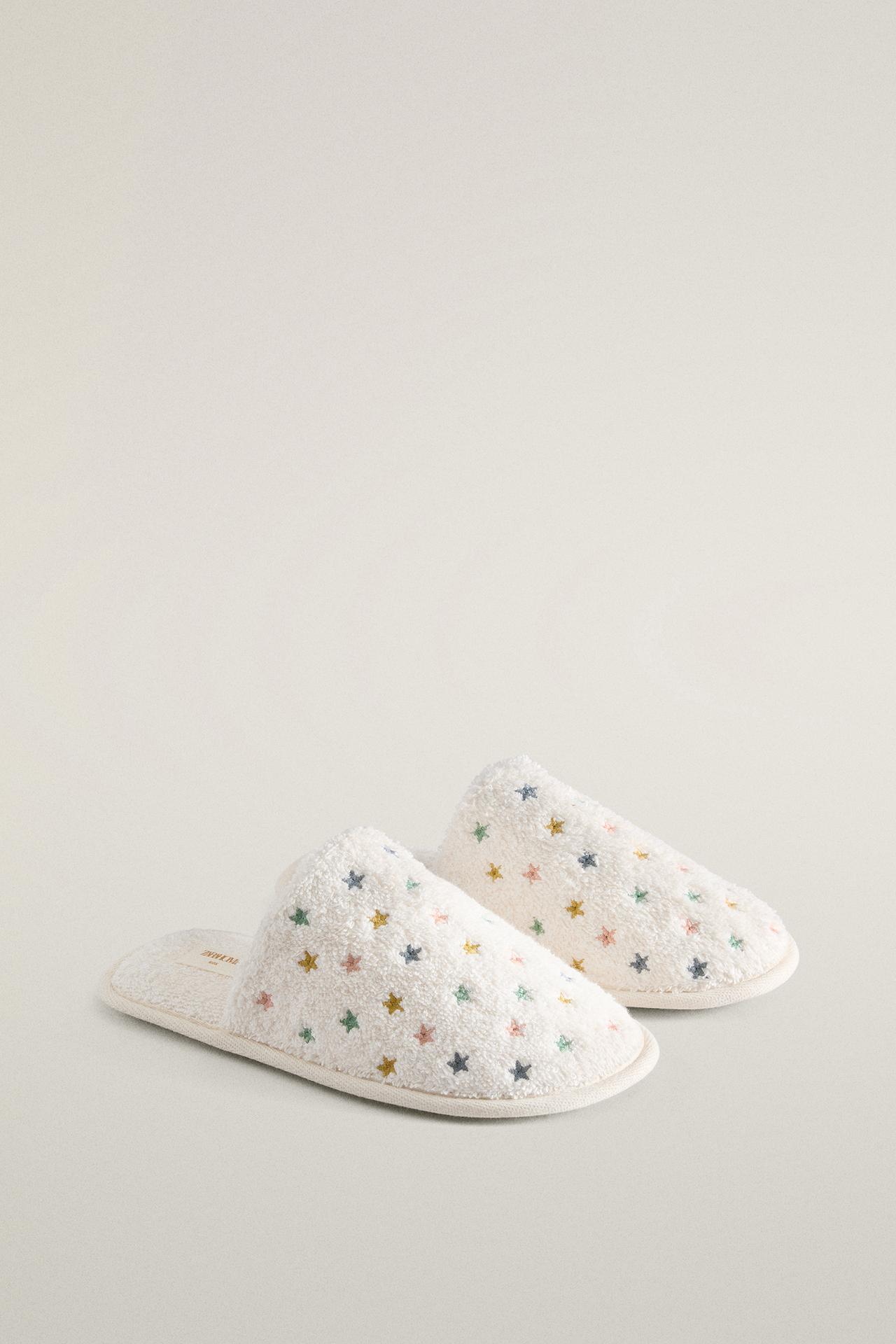 STAR PRINT MULE BATHROOM TOWEL SLIPPERS — White