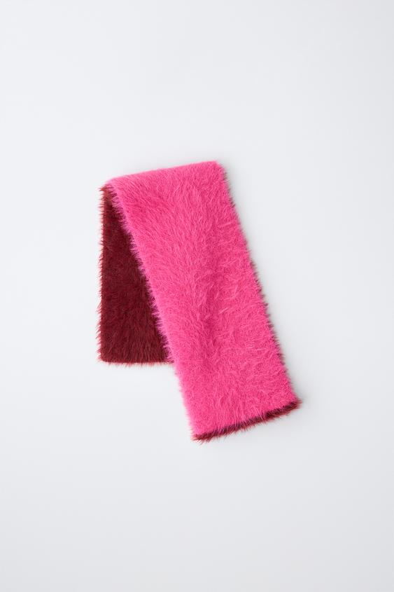 BUFANDA EFECTO PELO COMBINADA - Fucsia de Zara - Imagen 0