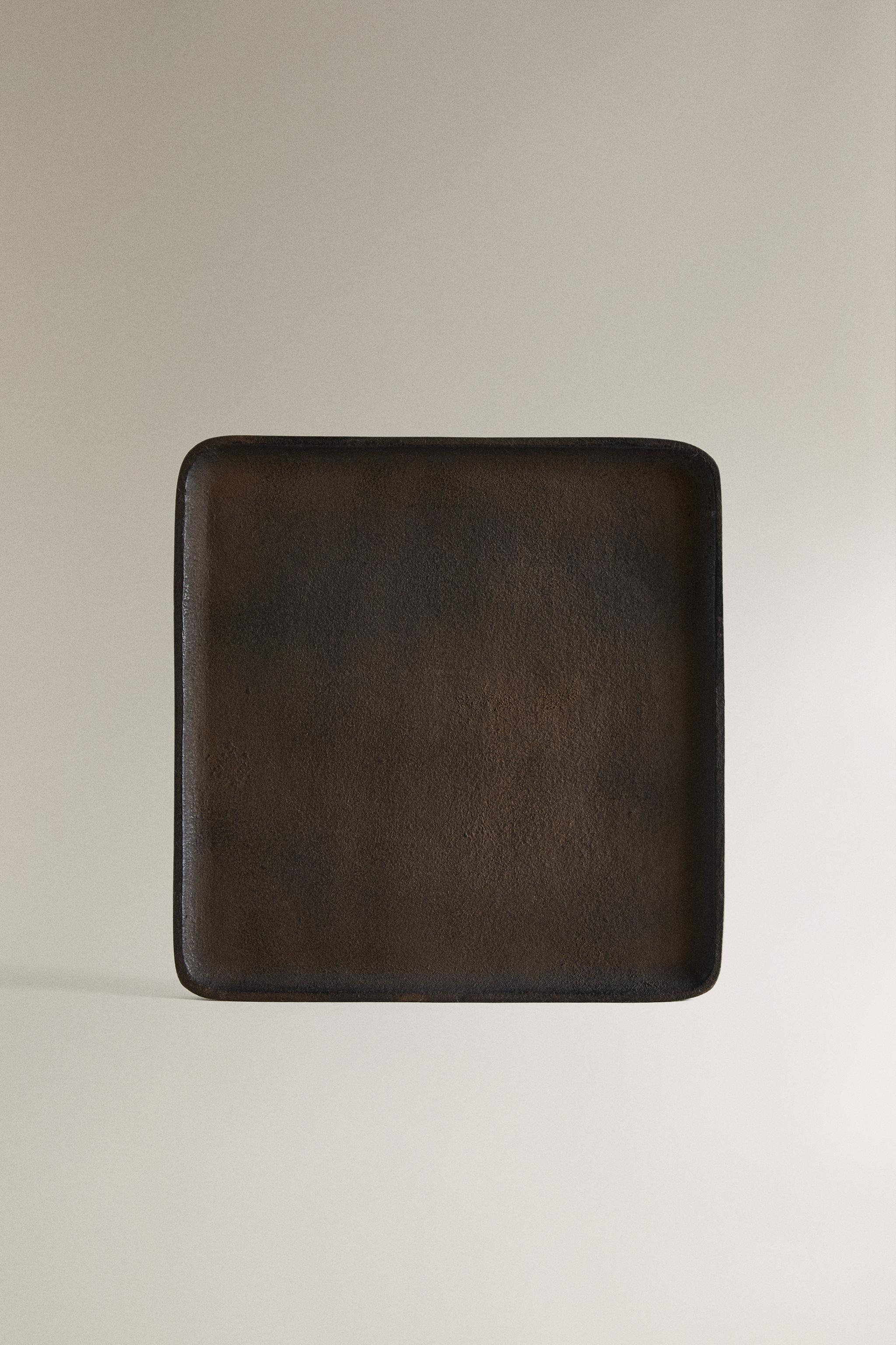 BLACK METAL TRAY