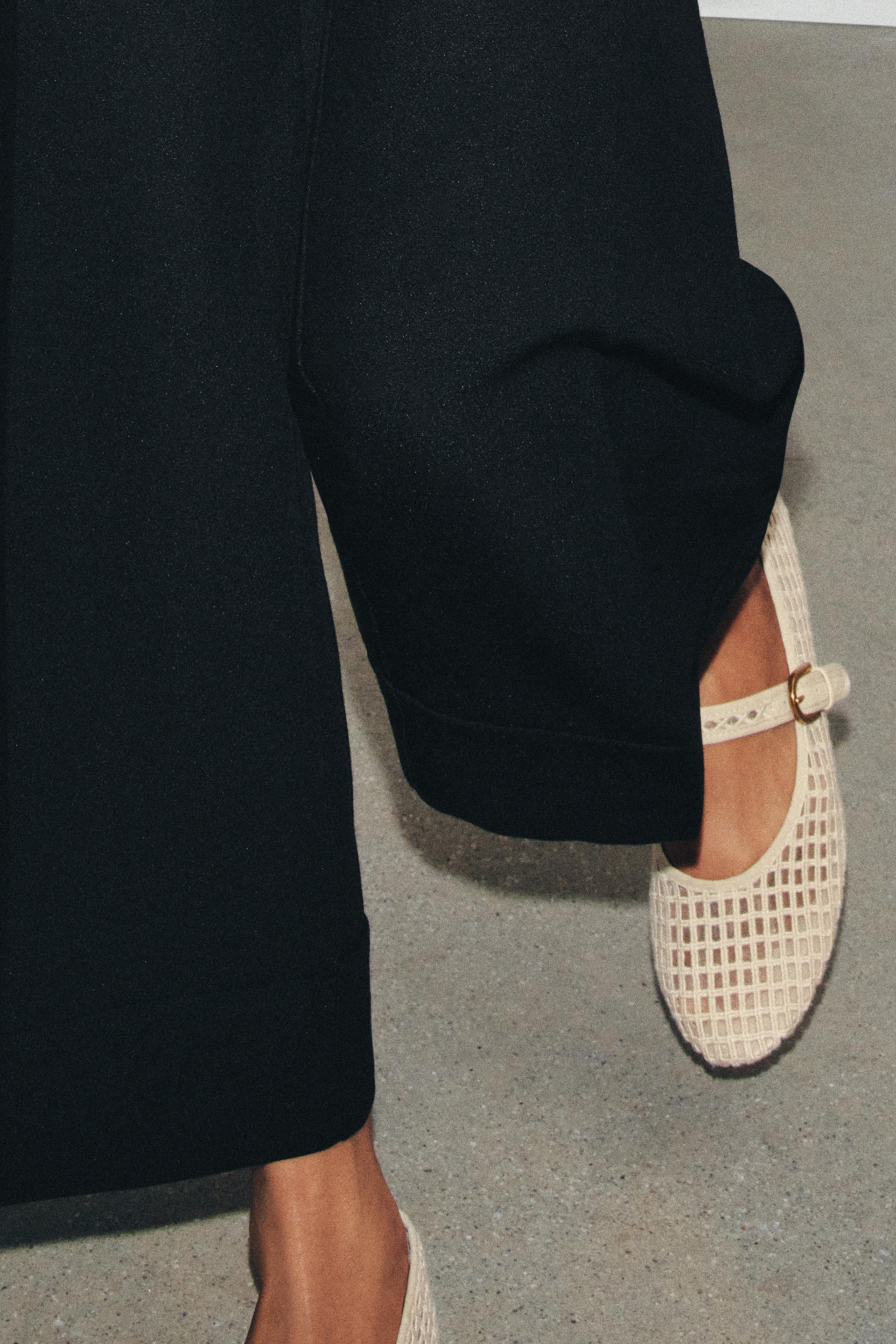 CROCHET EFFECT BALLET FLATS