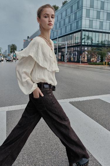 BLOUSE À VOLANTS AVEC DENTELLE - Écru de Zara - Image 2