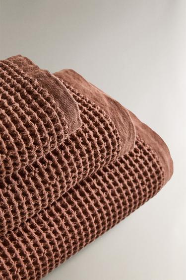 SERVIETTE DE BAIN COTON WAFFLE - Rose de Zara - Image 1