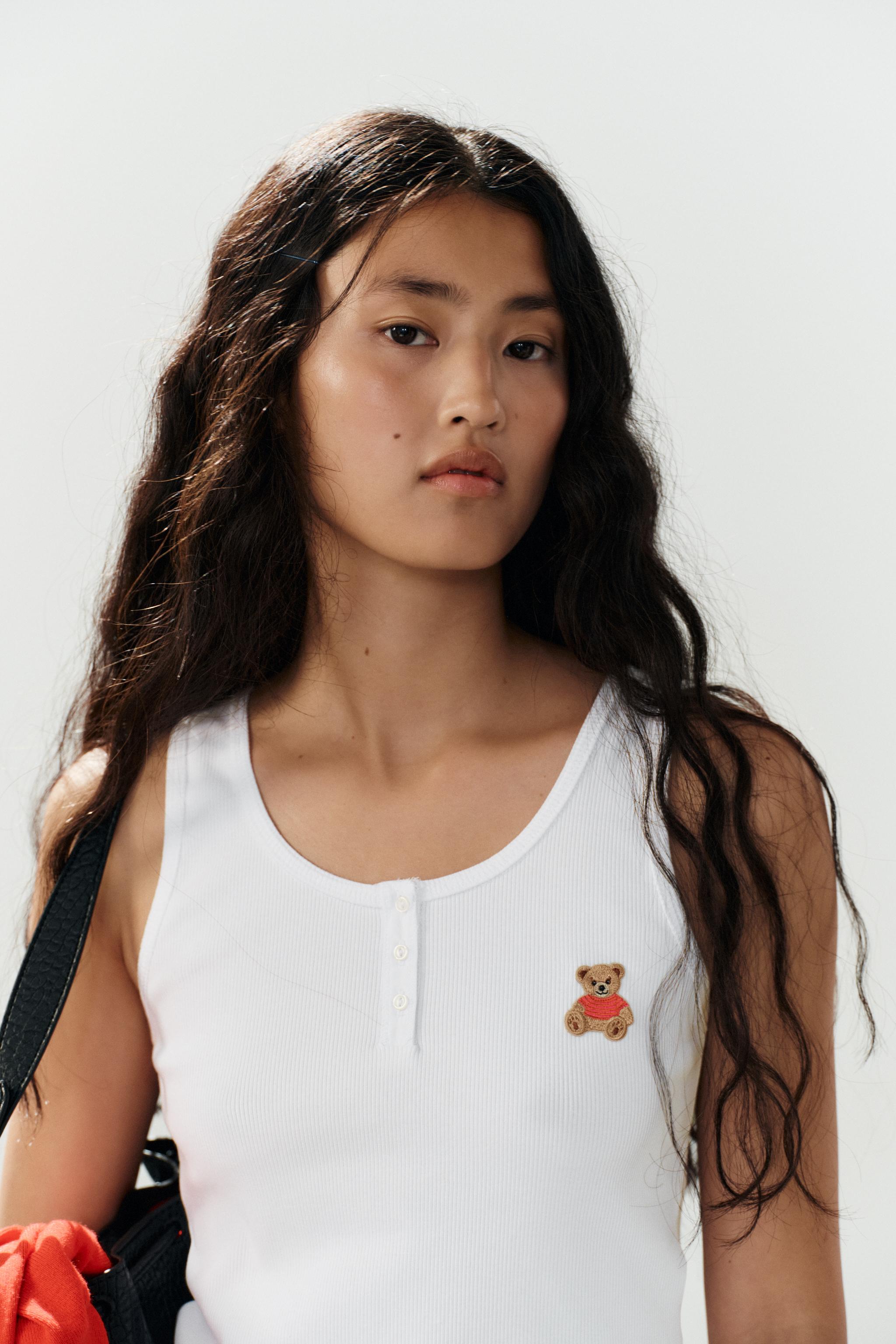 EMBROIDERED BEAR HENLEY TOP — White
