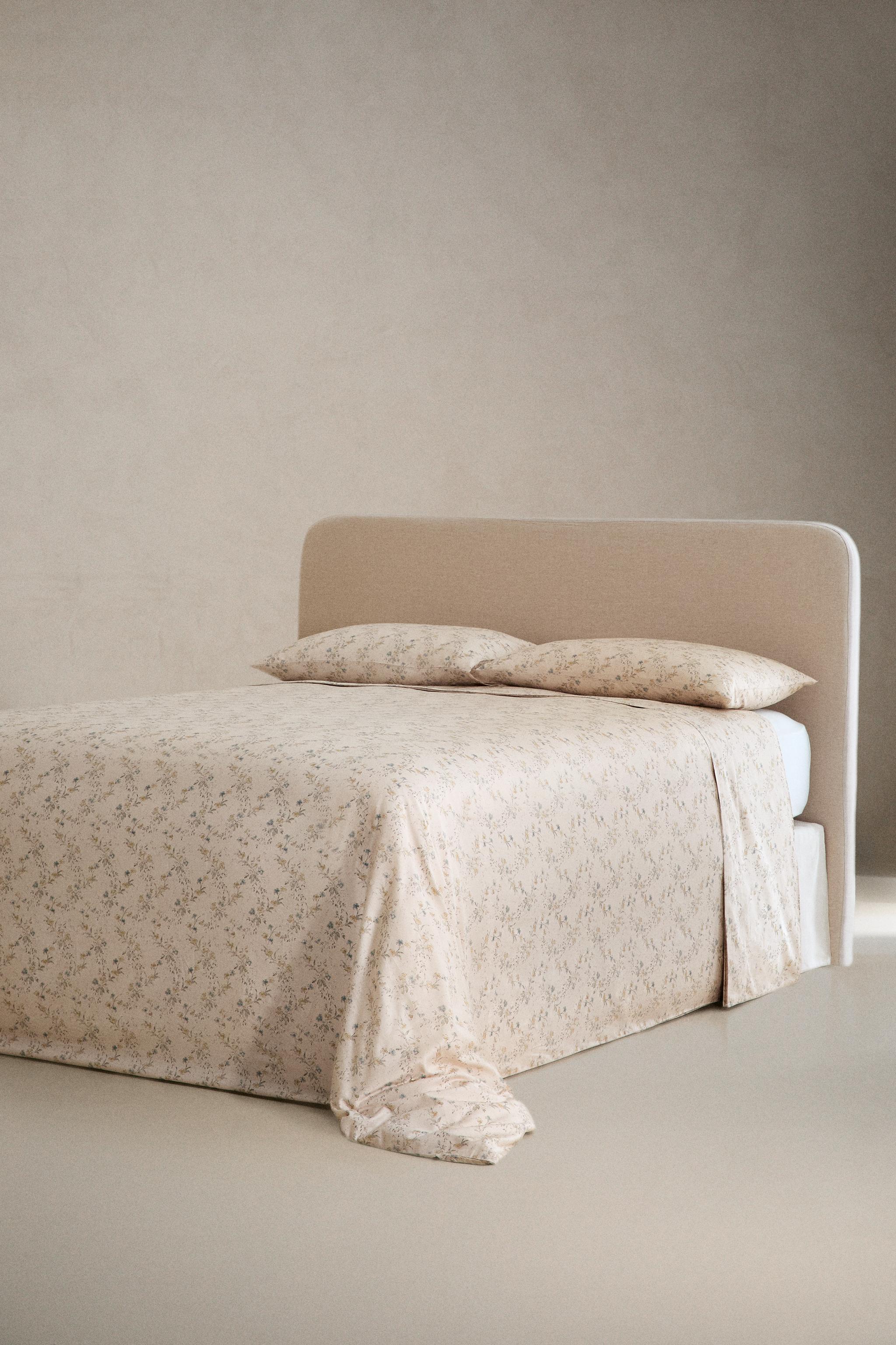 FLORAL PRINT SATEEN DUVET COVER (300 THREAD COUNT)