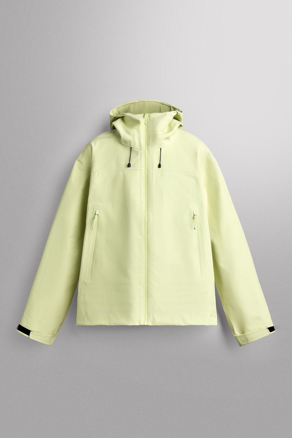 TECHNICAL WATERPROOF JACKET