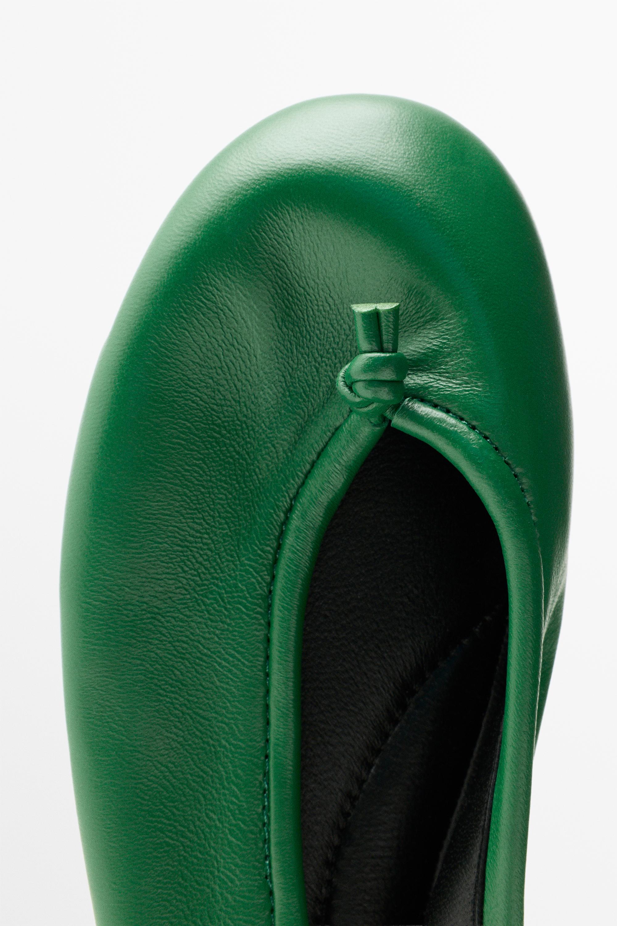Knotted leather ballerina