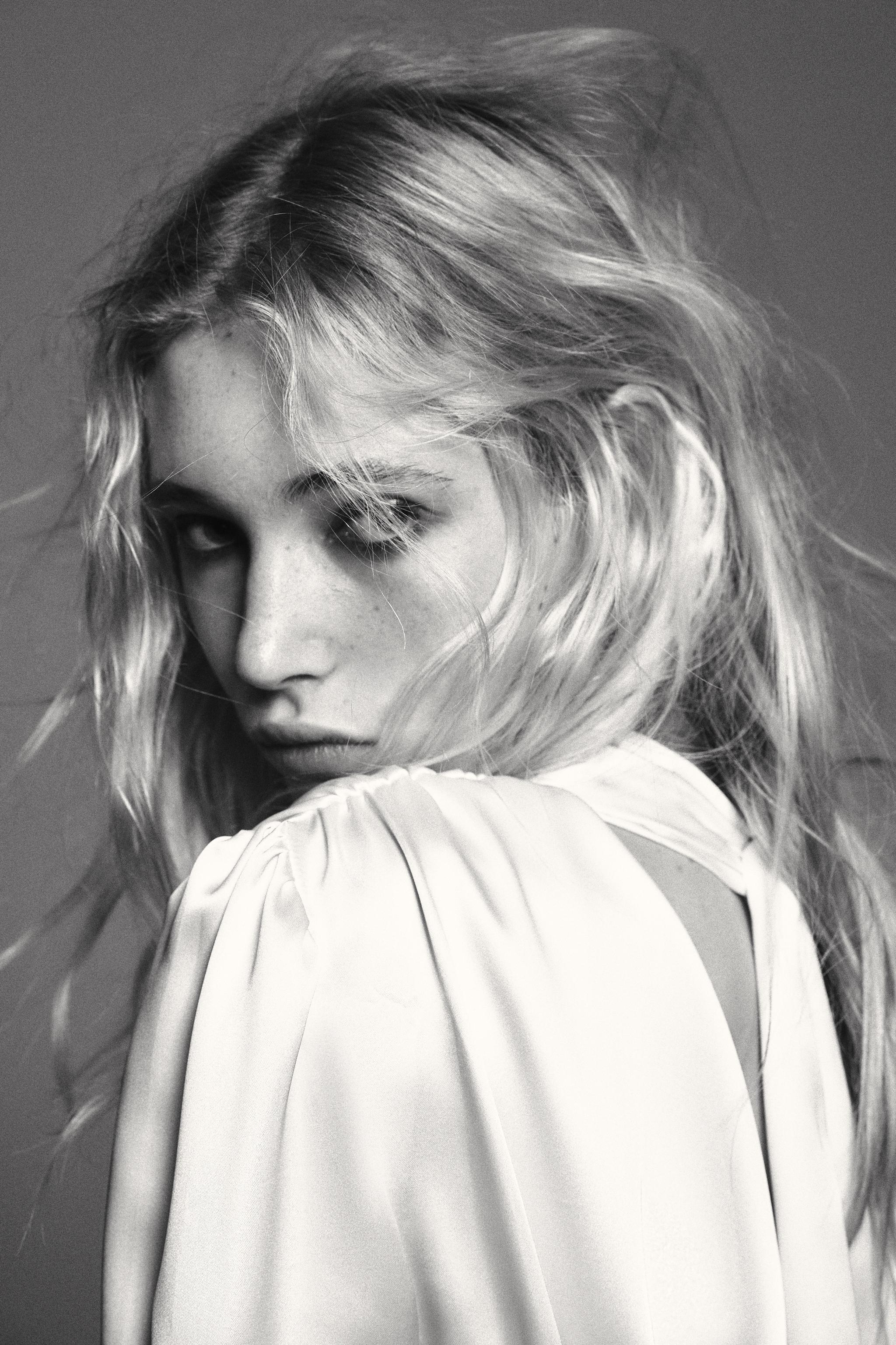 CHEMISE SATINÉE AVEC LAÇAGE AU DOS