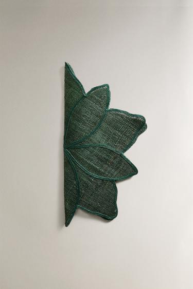 CHRISTMAS RAMIE POINSETTIA PLACEMAT - Green by Zara - Image 2