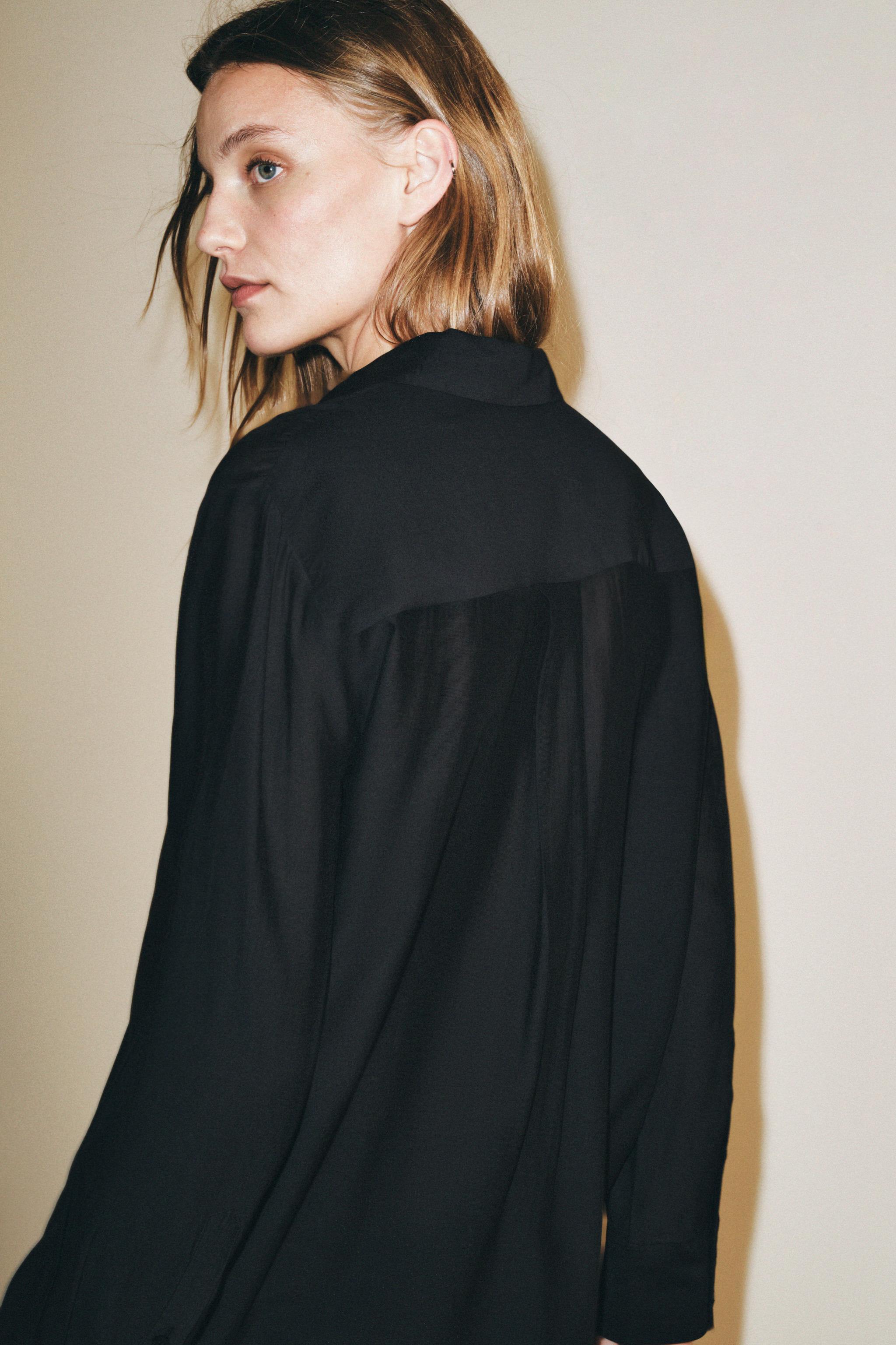 ZW COLLECTION SOLID BIB-FRONT SHIRT