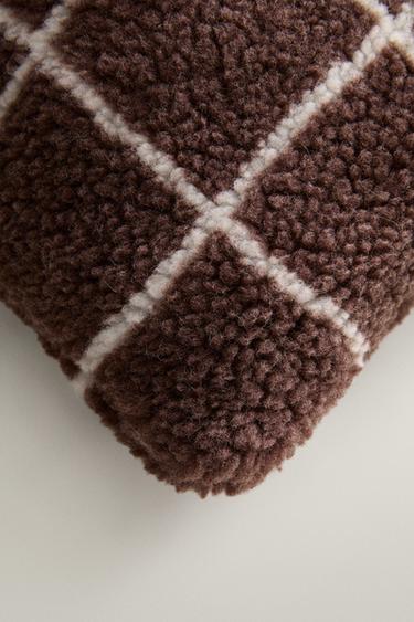CHILDREN'S FAUX SHEARLING CUSHION WITH U — Brown 2