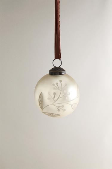 MATTE LEAF BAUBLE CHRISTMAS TREE DECORATION - Silver by Zara - Image 0