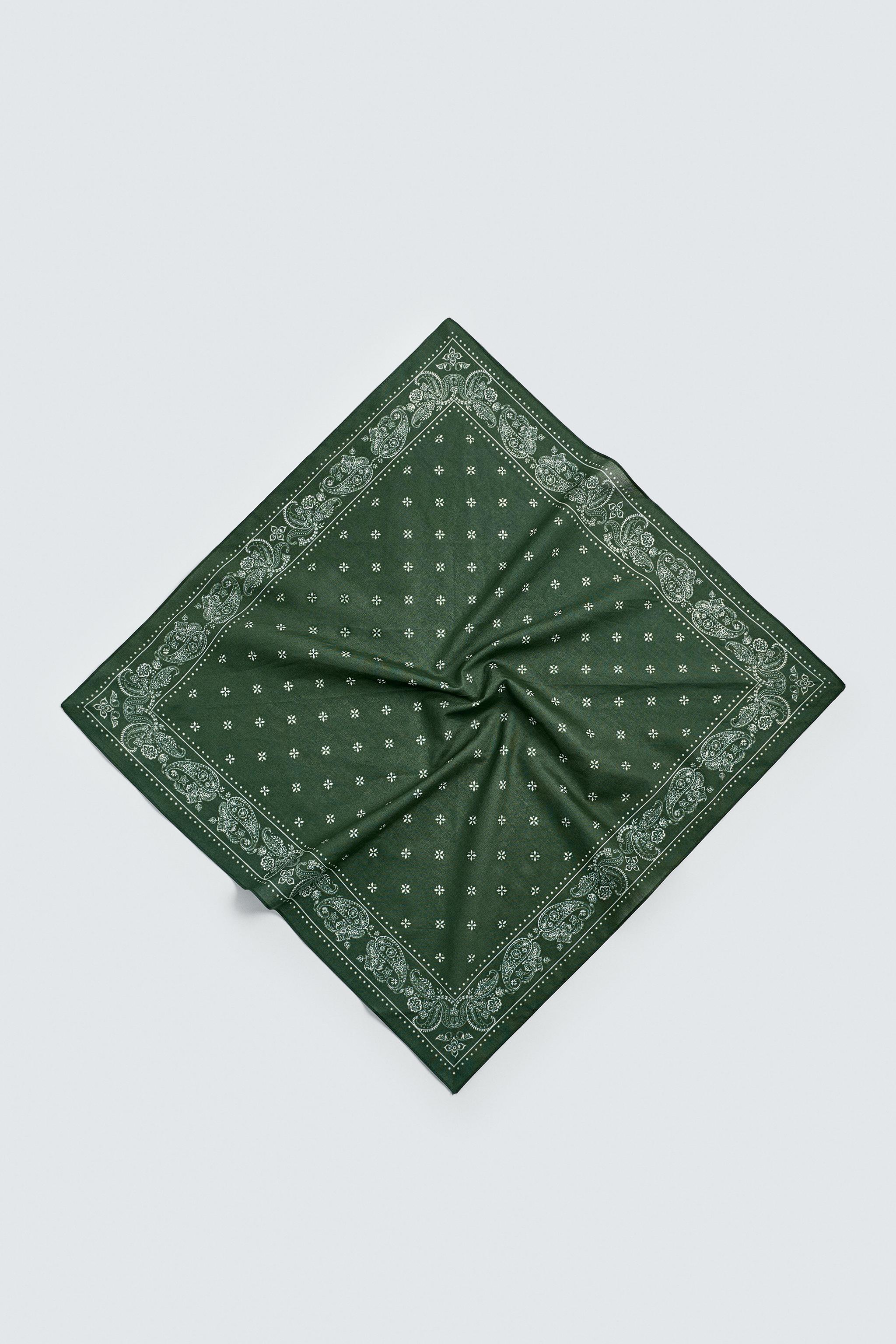PAISLEY PRINT BANDANA
