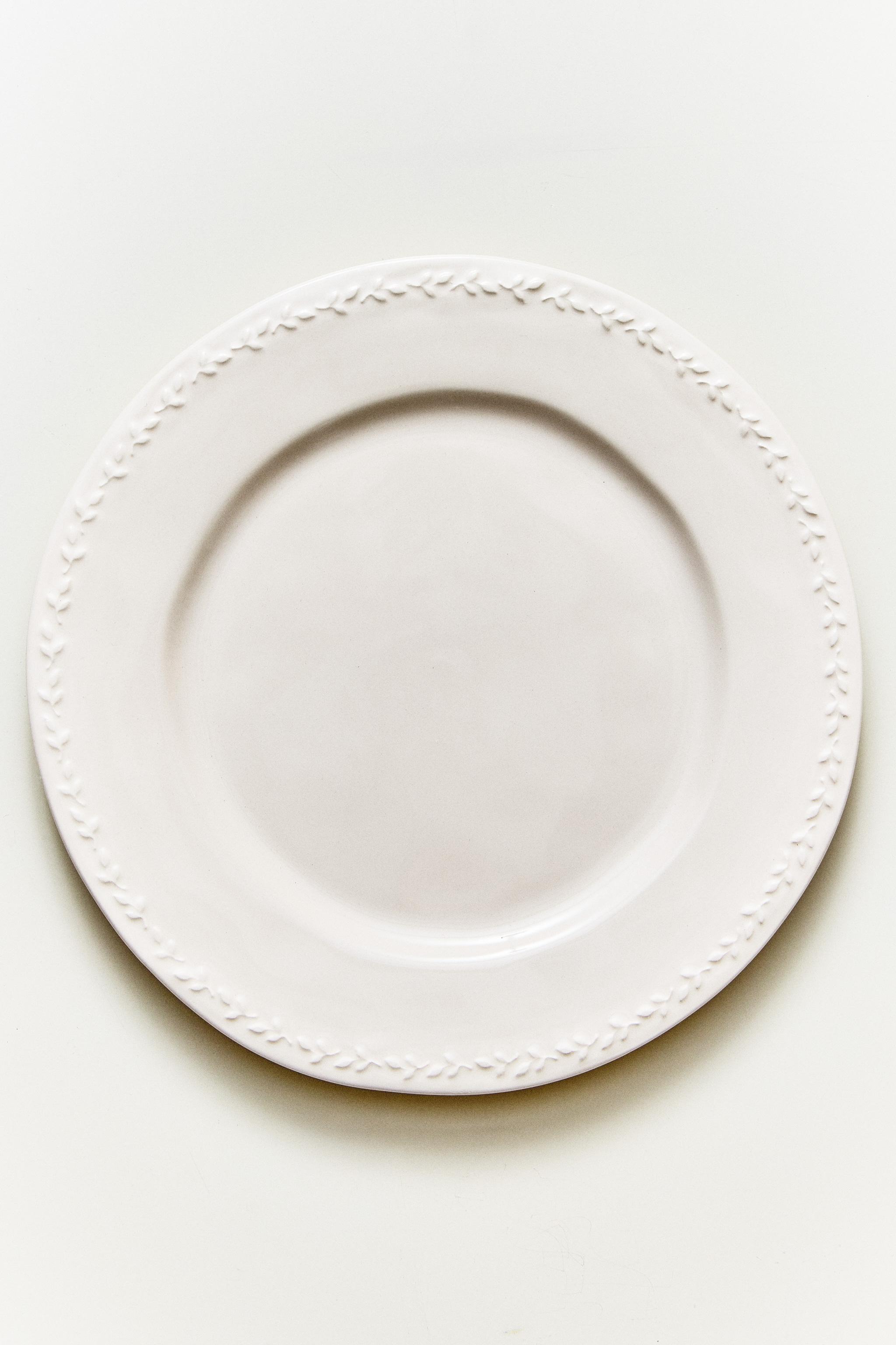 ASSIETTE PLATE FAÏENCE BORD RELIEF