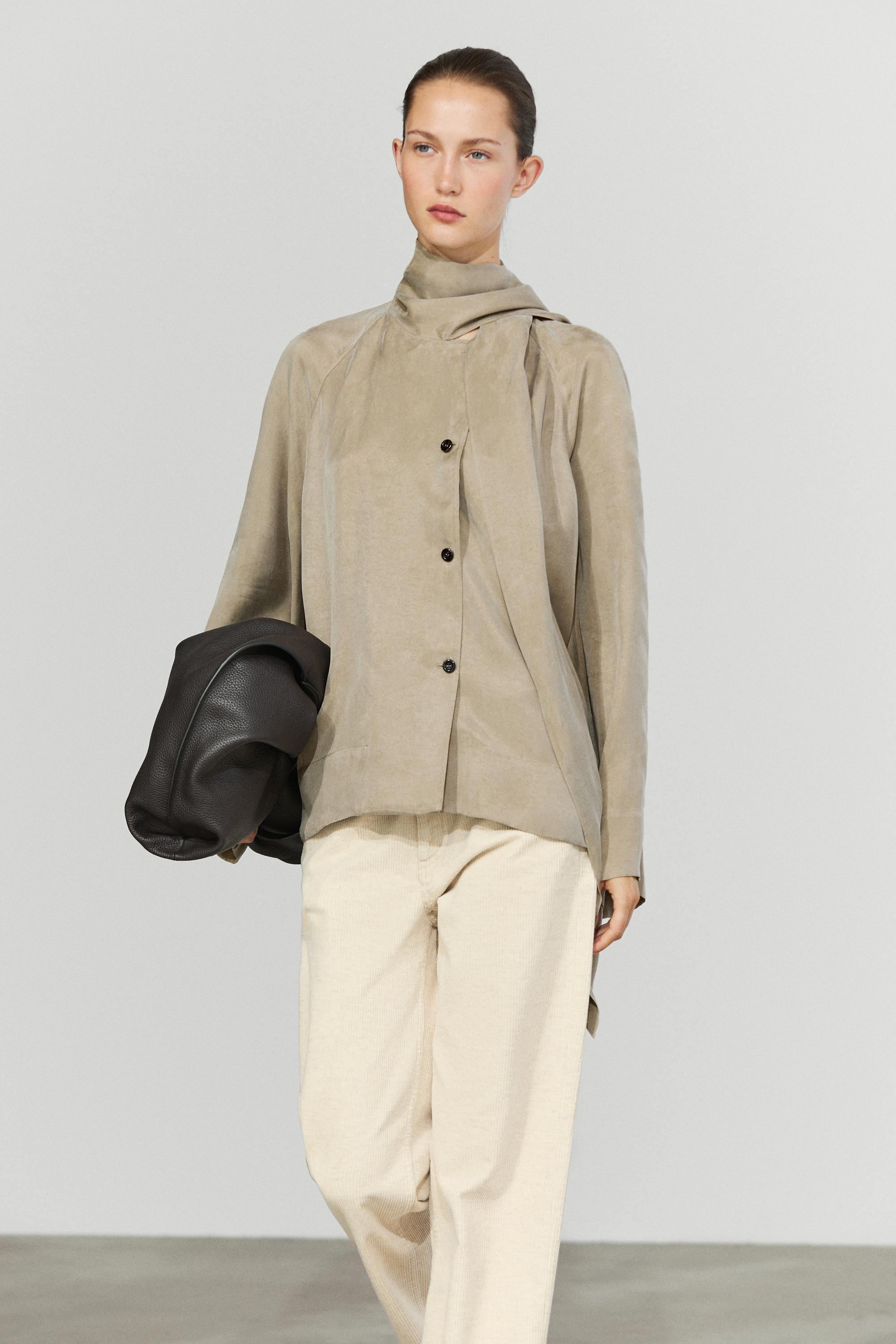 Flowing shirt with scarf detail