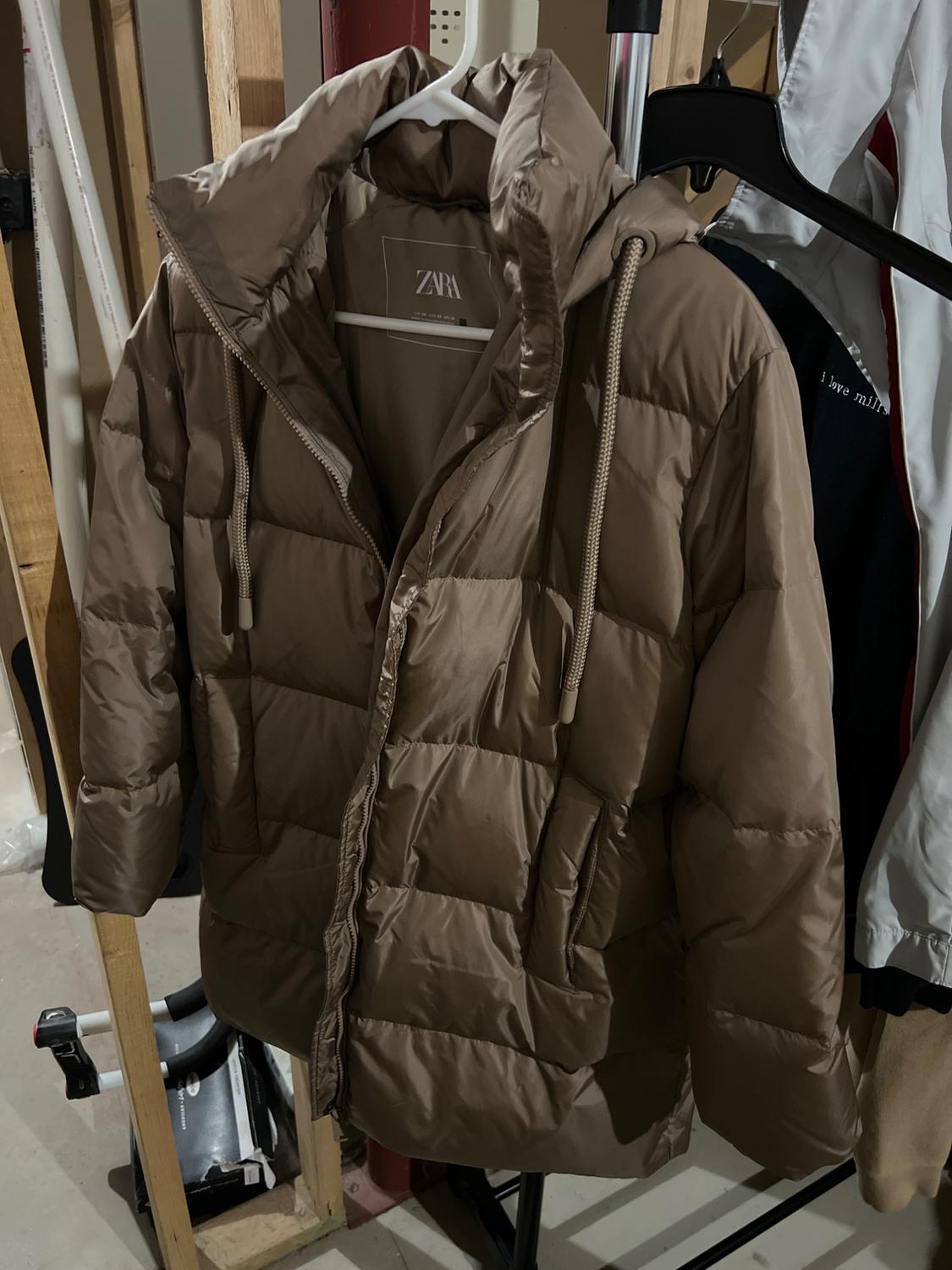 WATER AND WIND PROTECTION HOODED DOWN COAT