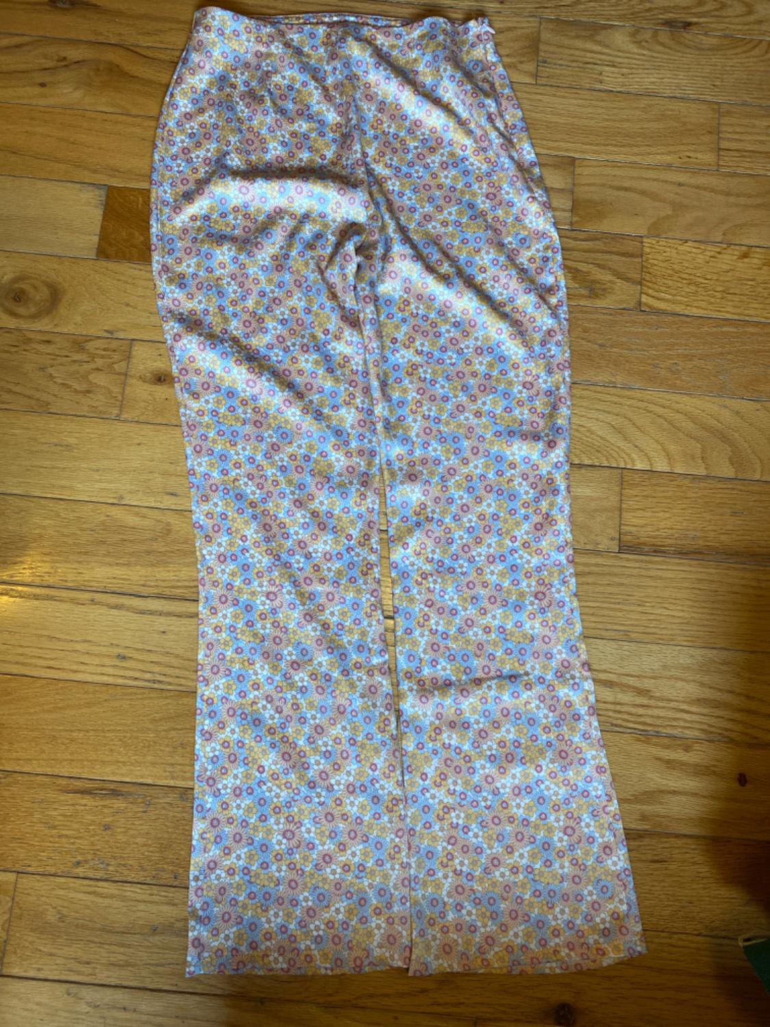 SATIN EFFECT PRINTED PANTS