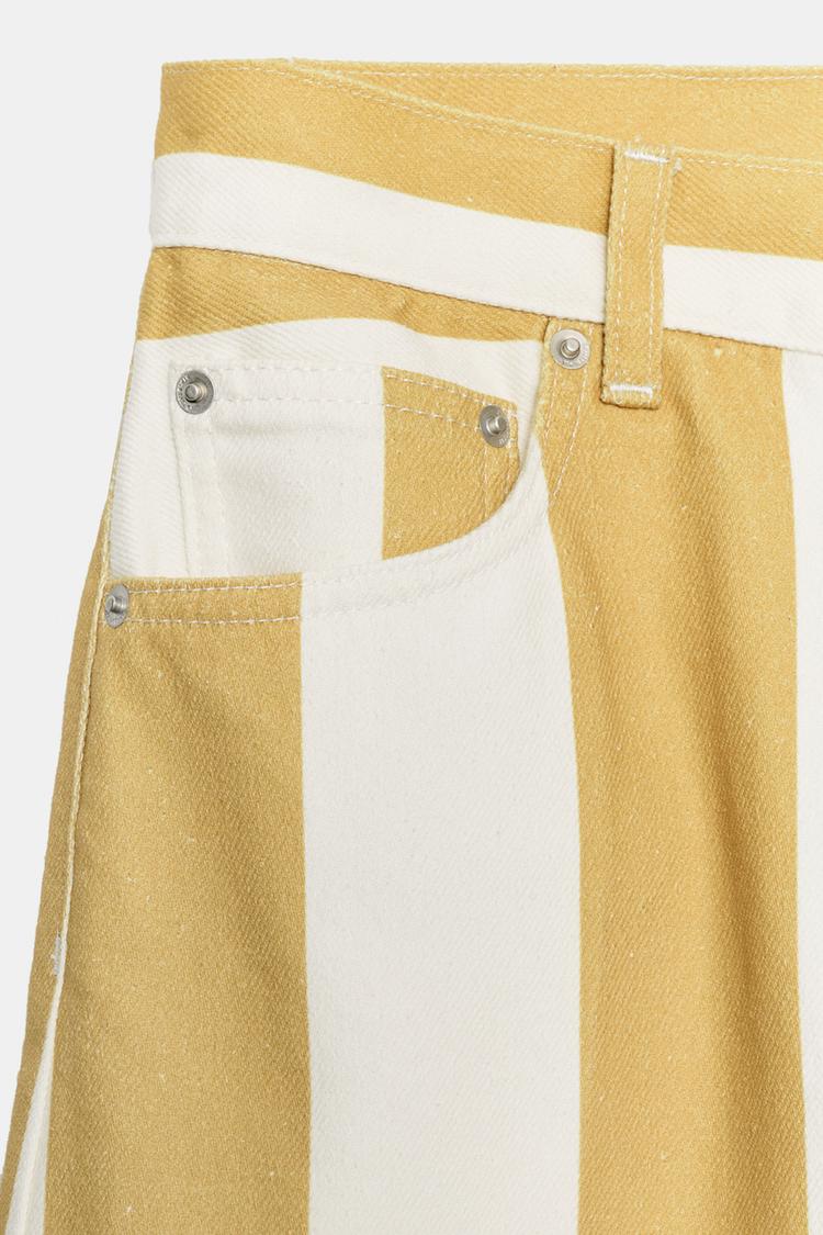 Jeans de cintura alta con rayas y pierna cónica de la colección ZW 8