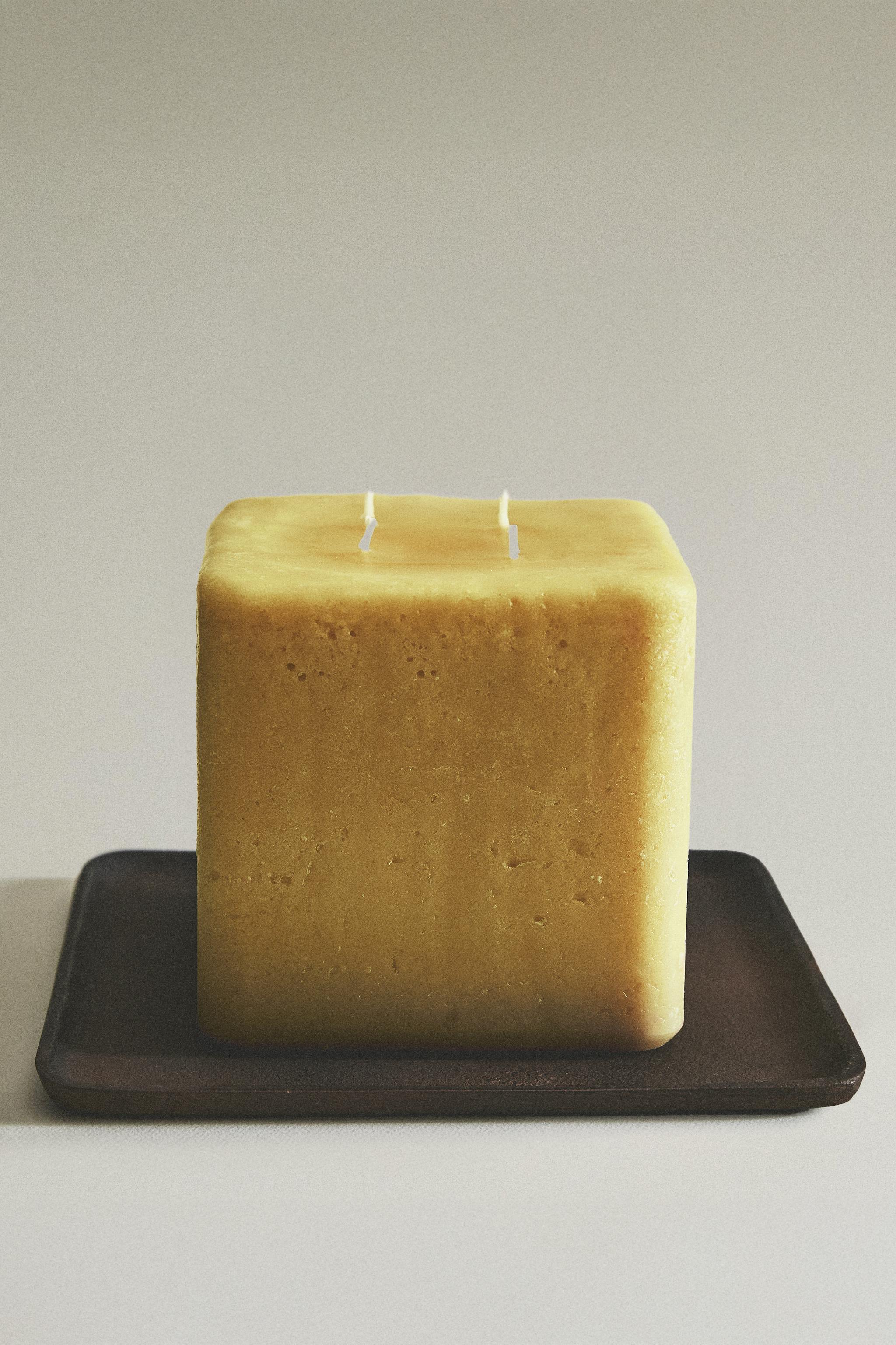 CUIR NUIT SQUARE SCENTED CANDLE