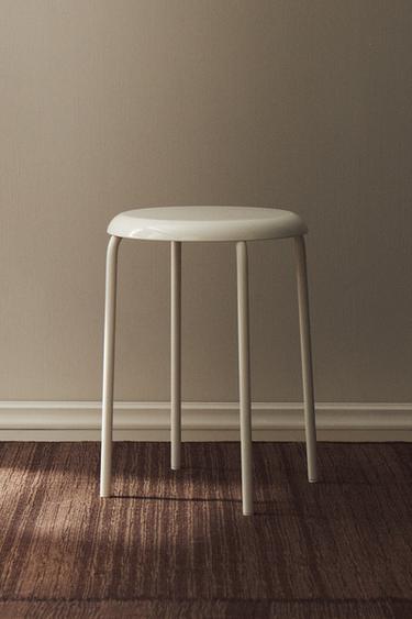 LACQUERED METAL STOOL - Ecru by Zara