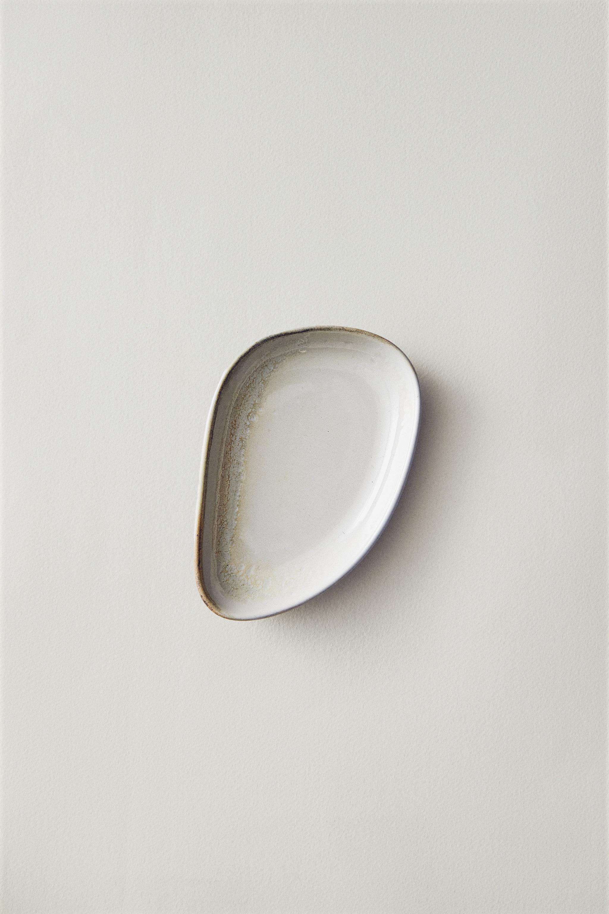 ECRU STONEWARE MINI PLATE