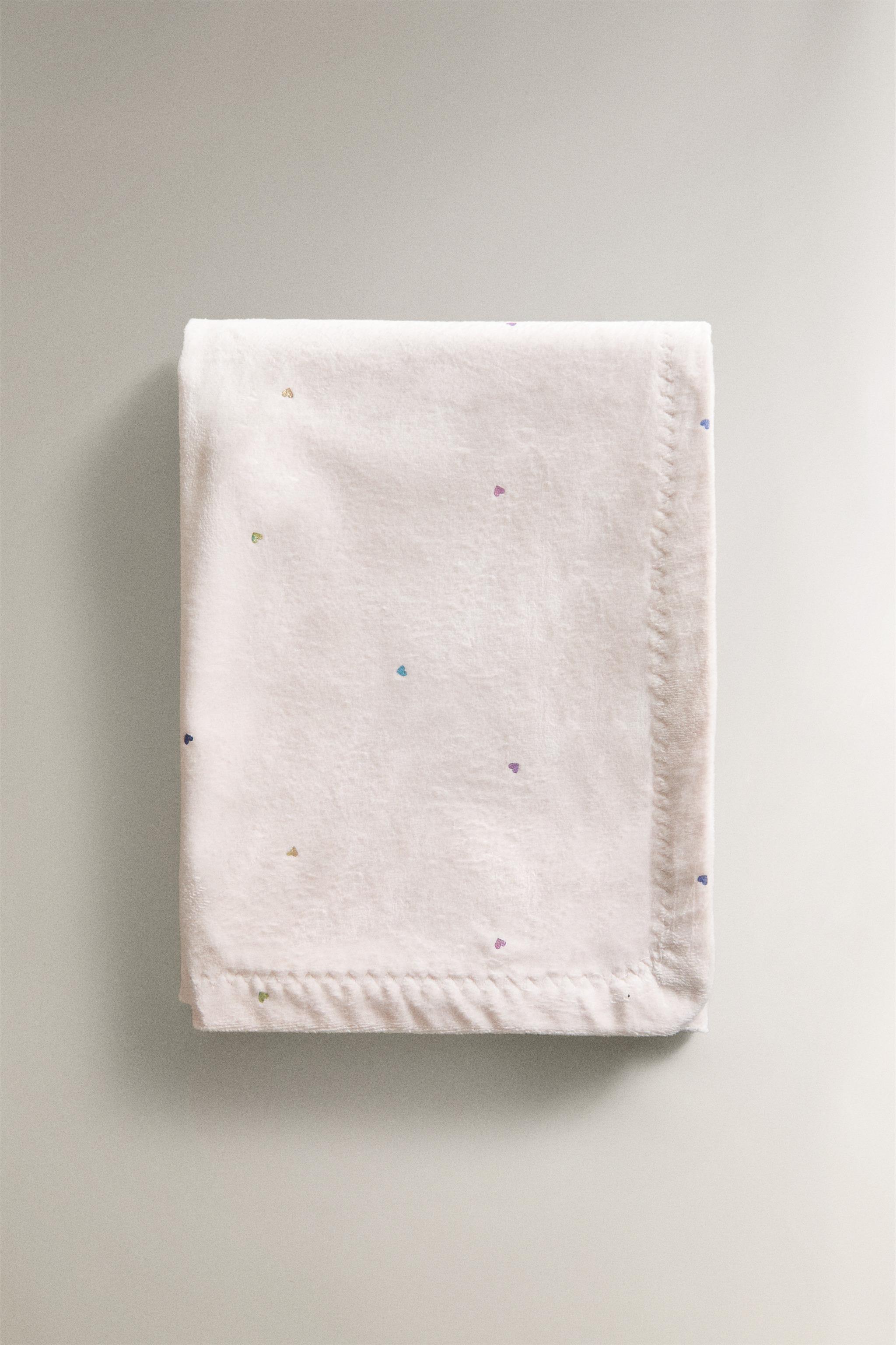KIDS' HEART PRINT BLANKET