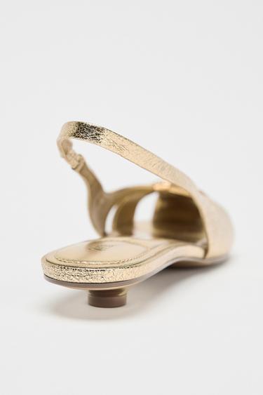 SANDALES À TALONS BAS EFFET MÉTALLISÉ - Or de Zara - Image 5