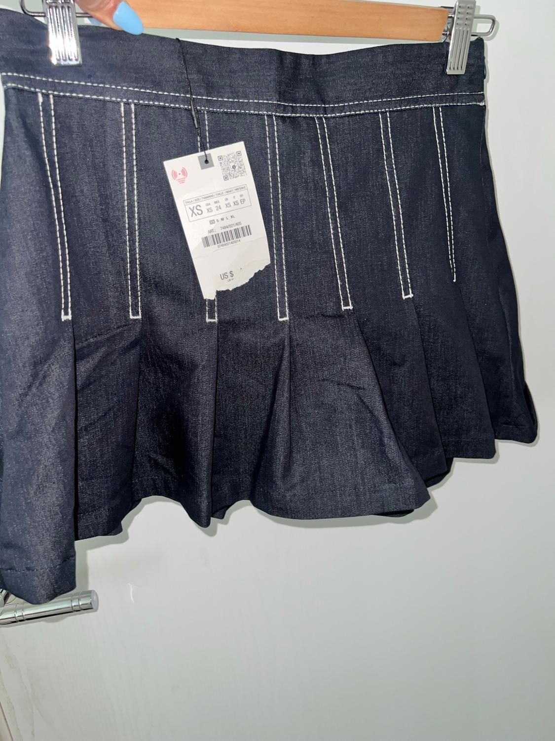 SKORT WITH CONTRAST TOPSTITCHING - Image 3