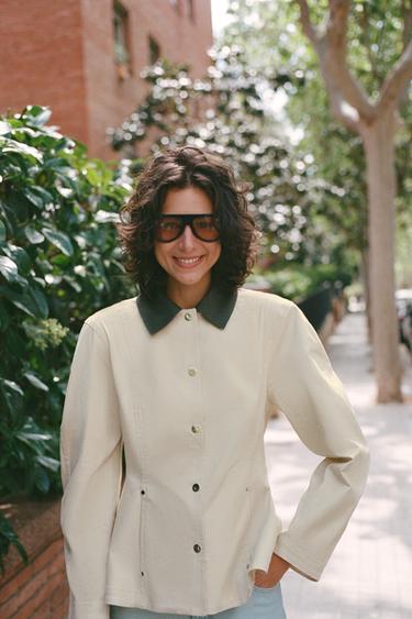 BLOUSON COL CONTRASTANT À BASQUE - Blanc ivoire de Zara - Image 2