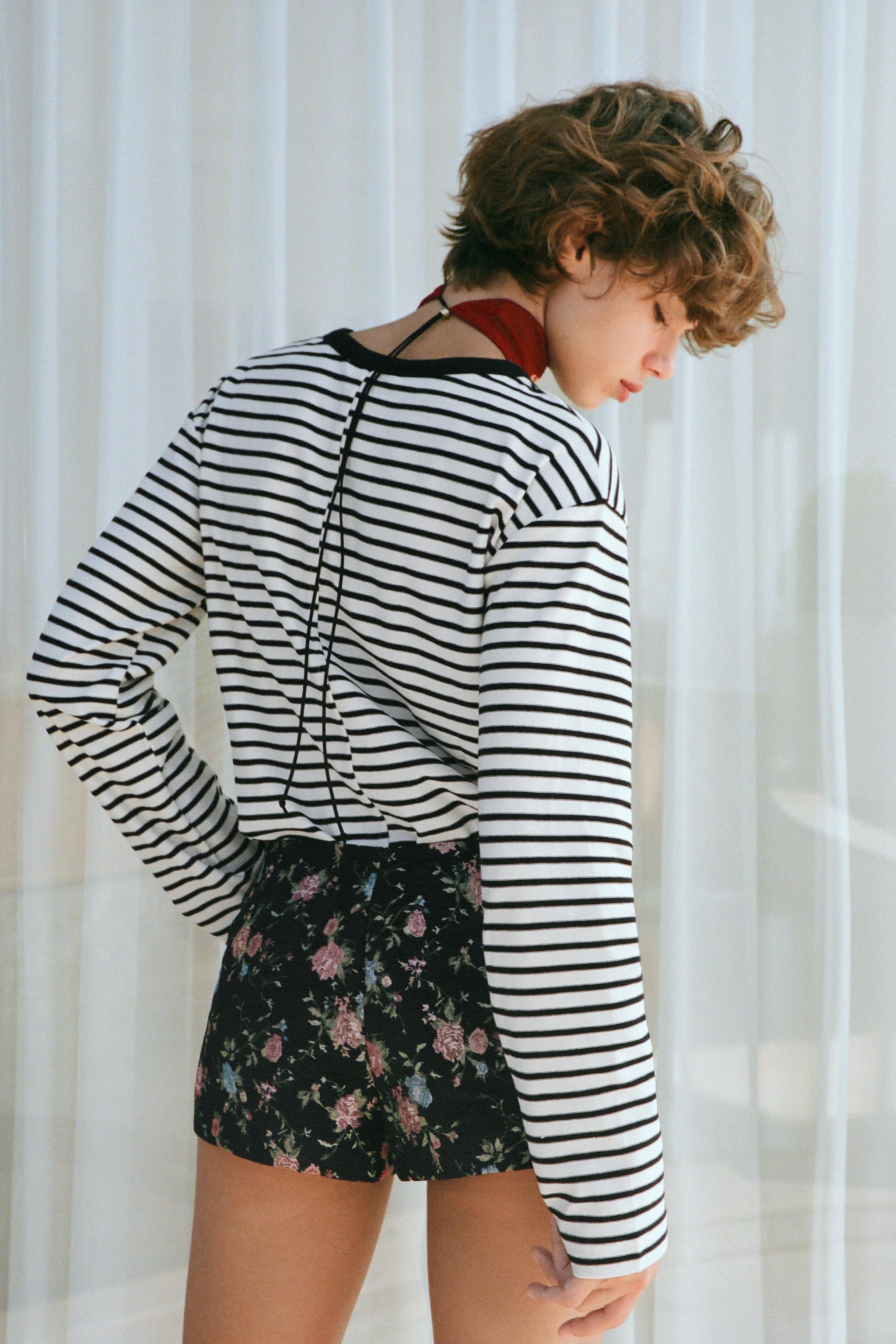 フラワー柄ミニジャカードショートパンツ - ブラック | ZARA