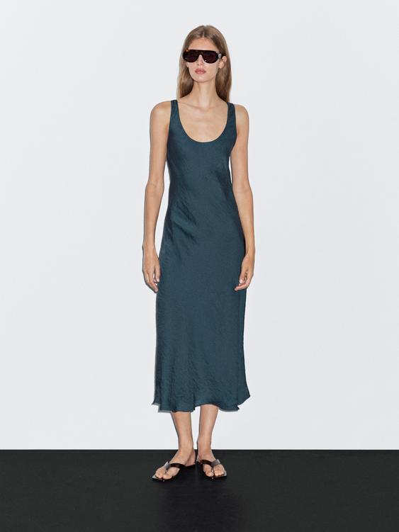 Round neck satin dress