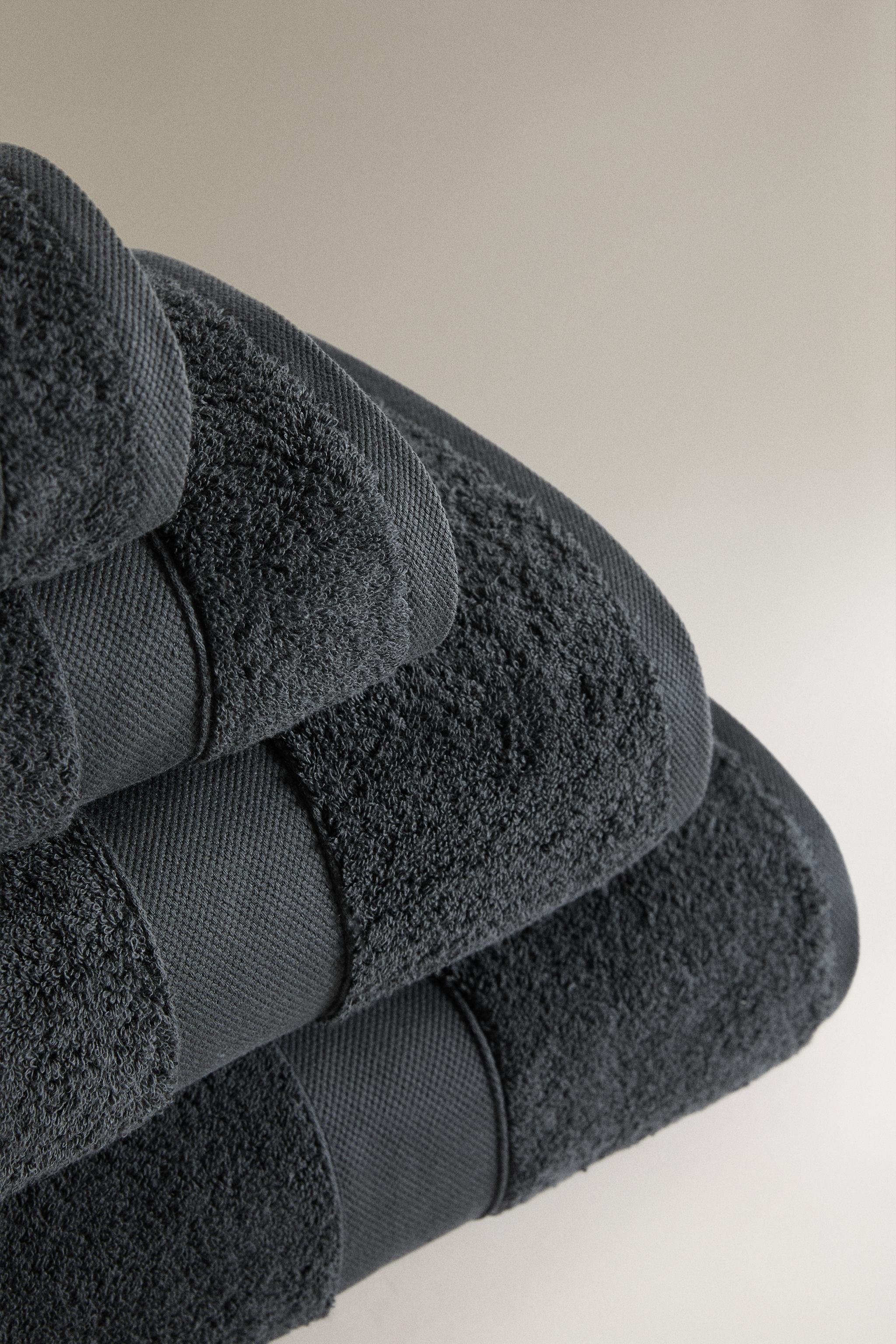 PREMIUM COTTON BATH TOWEL (600 GSM)
