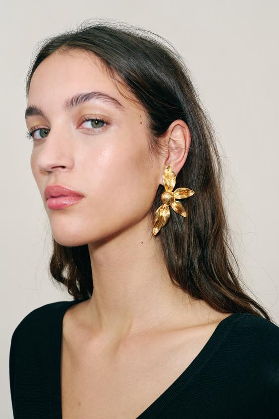 FAN FLOWER EARRINGS from Zara - $25.90
